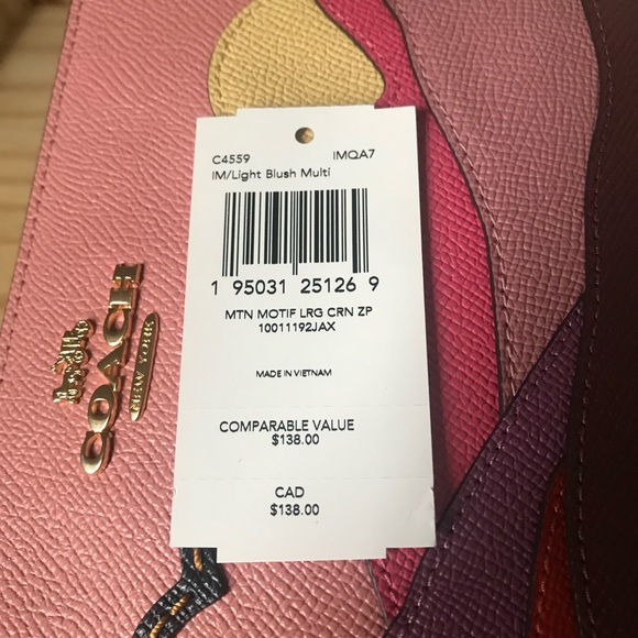 Coach large wristlet🎈🎈 - Picture 6 of 9